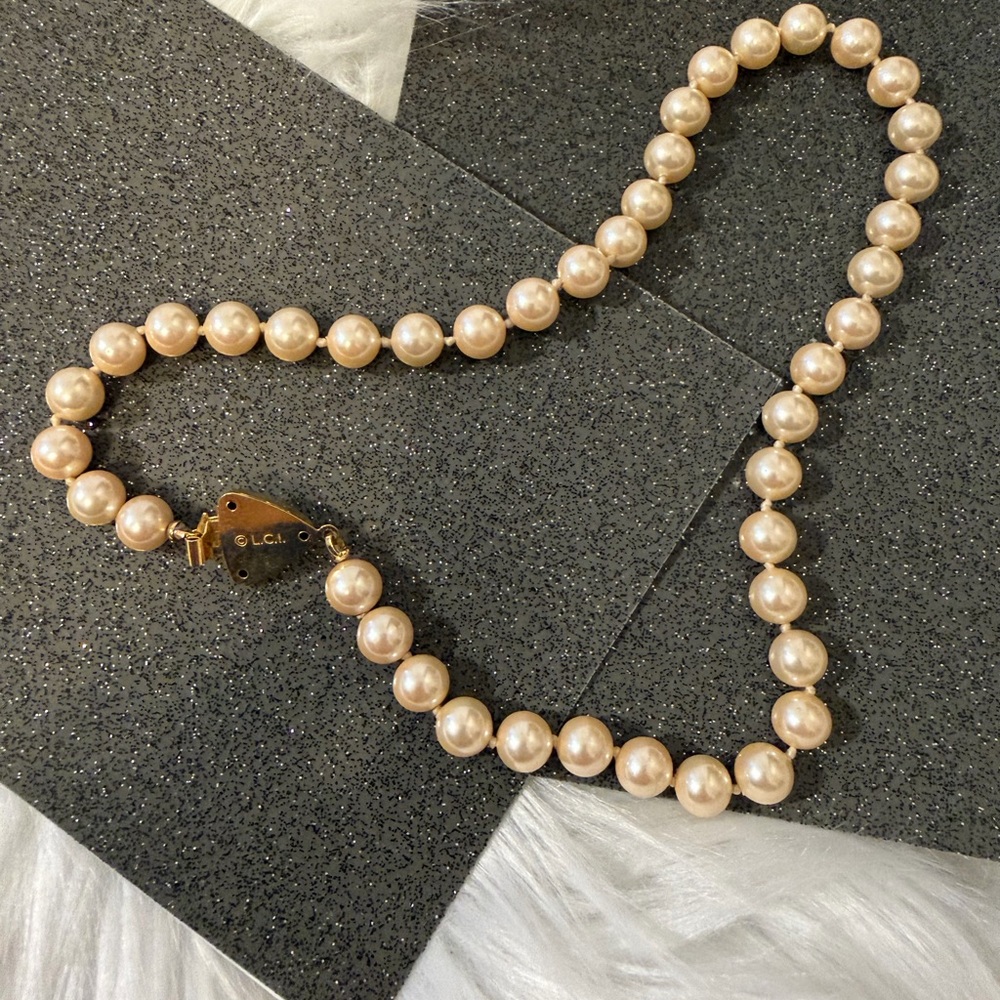 Liz Claiborne Cream Pearl Necklace with Gold Clasp - Picture 2 of 3